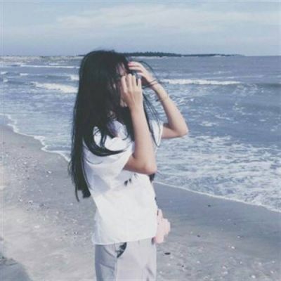 唯美有意境的微信海边女生头像