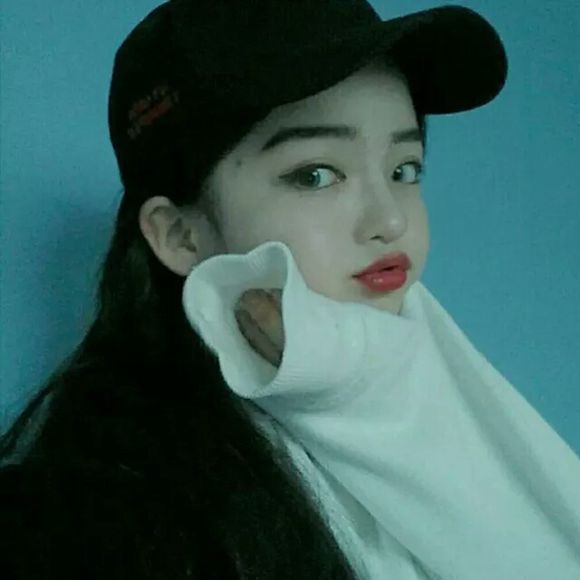 伤感长发时尚女生头像