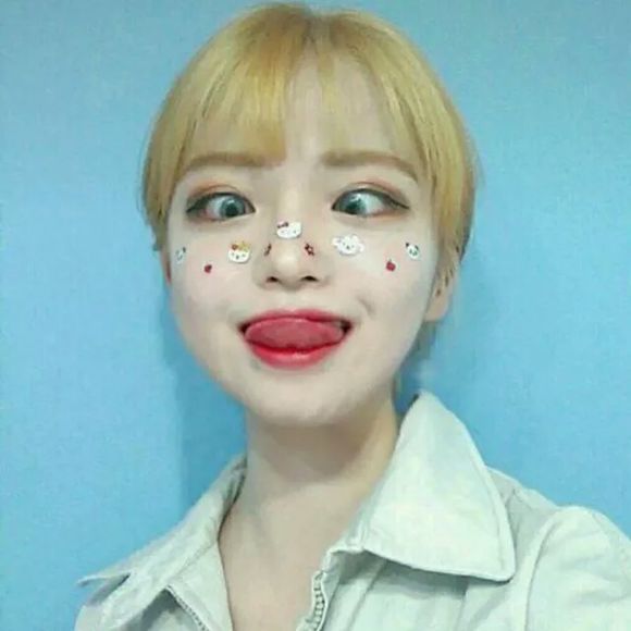 伤感长发时尚女生头像