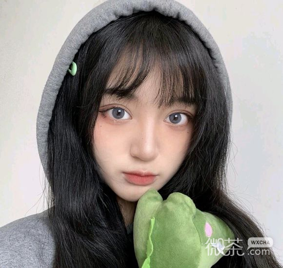 洒脱深沉女生头像