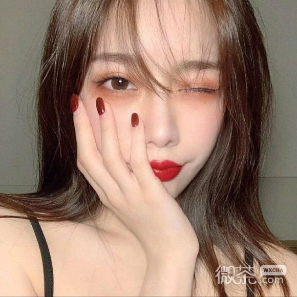 洒脱深沉女生头像