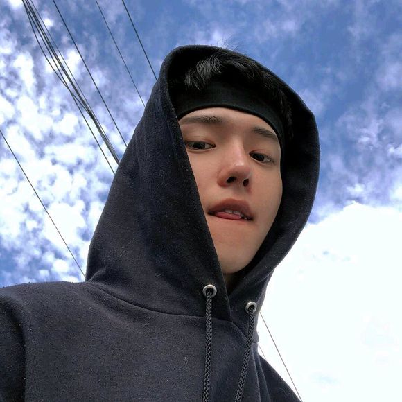 时尚文艺高冷深沉女生头像