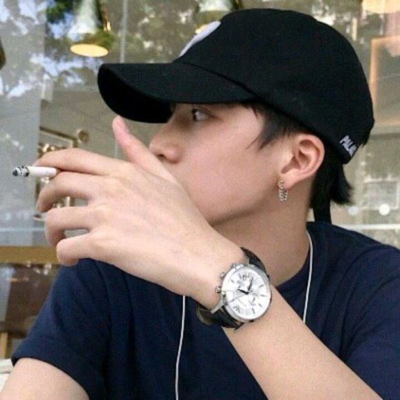 时尚文艺高冷深沉女生头像