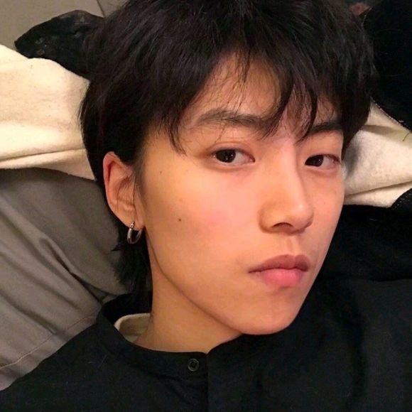 时尚文艺高冷深沉女生头像