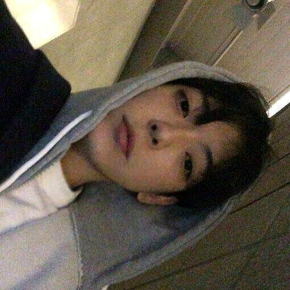 时尚文艺高冷深沉女生头像