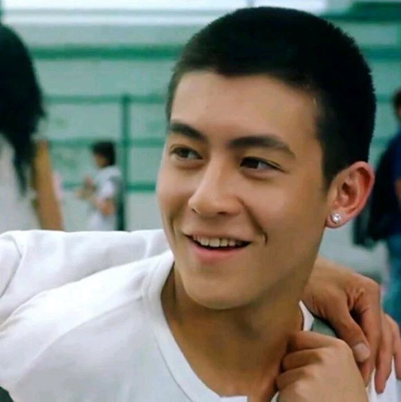 时尚文艺高冷深沉女生头像