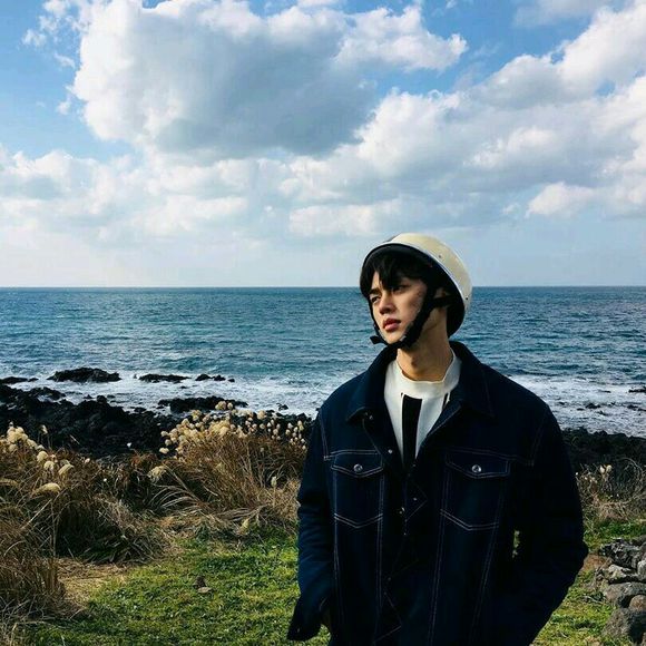 时尚文艺高冷深沉女生头像