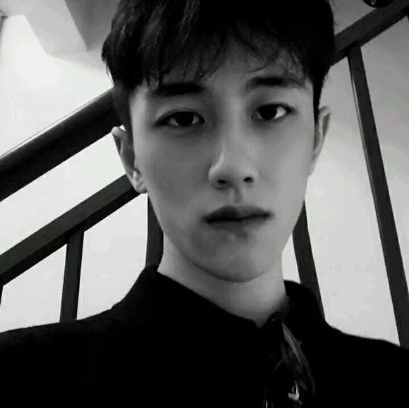 时尚文艺高冷深沉女生头像