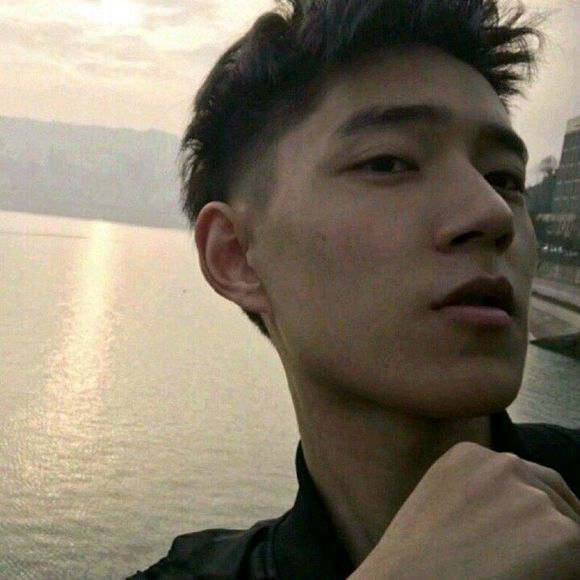 时尚文艺高冷深沉女生头像