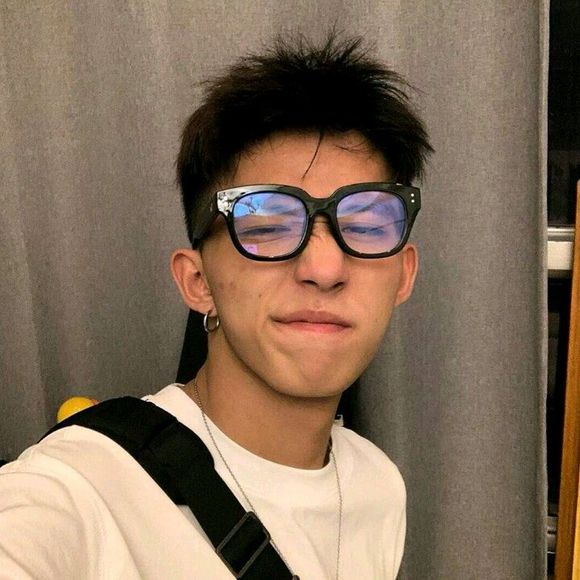 时尚文艺高冷深沉女生头像