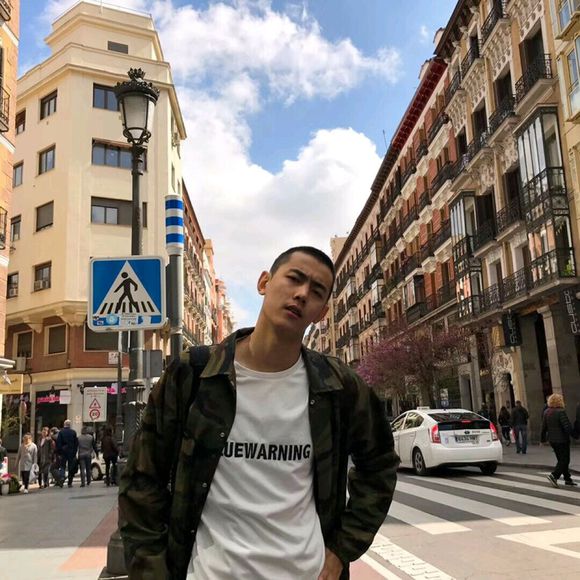 时尚文艺高冷深沉女生头像