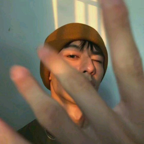 时尚文艺高冷深沉女生头像