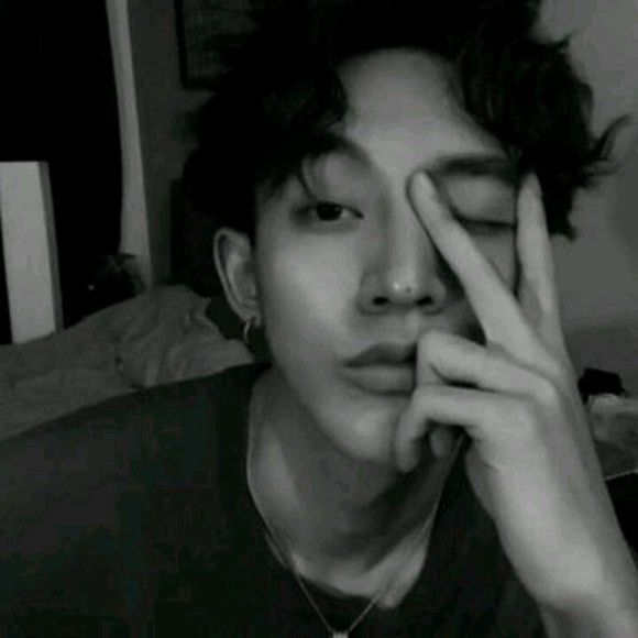 时尚文艺高冷深沉女生头像