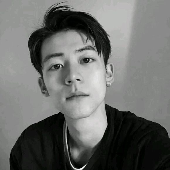 时尚文艺高冷深沉女生头像