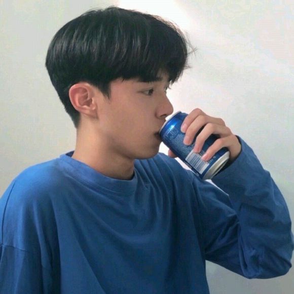 时尚文艺高冷深沉女生头像