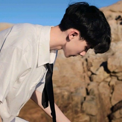 高高瘦瘦的微信文艺青年头像