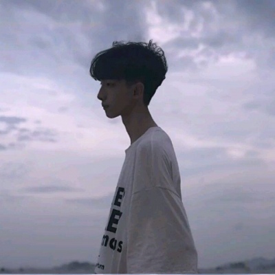 高高瘦瘦的微信文艺青年头像