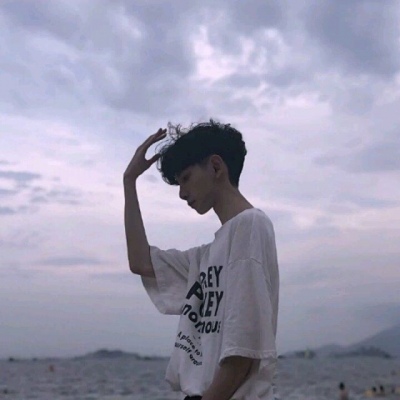 高高瘦瘦的微信文艺青年头像