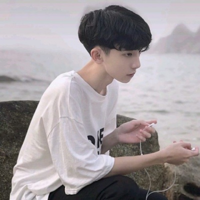 高高瘦瘦的微信文艺青年头像