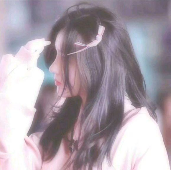 小清新傲娇时尚女生头像