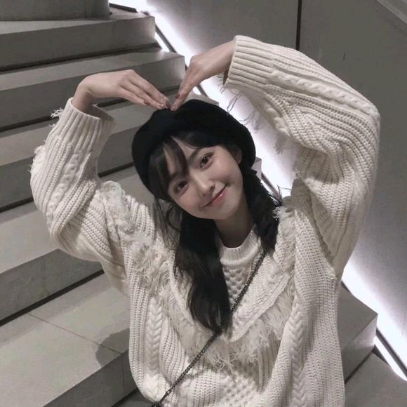 小清新傲娇时尚女生头像