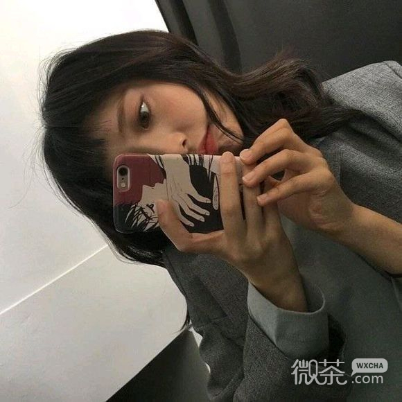 伤感洒脱时尚女生头像