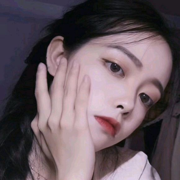 小清新傲娇时尚女生头像