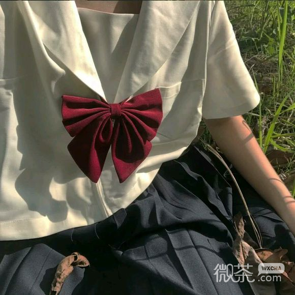 伤感洒脱时尚女生头像