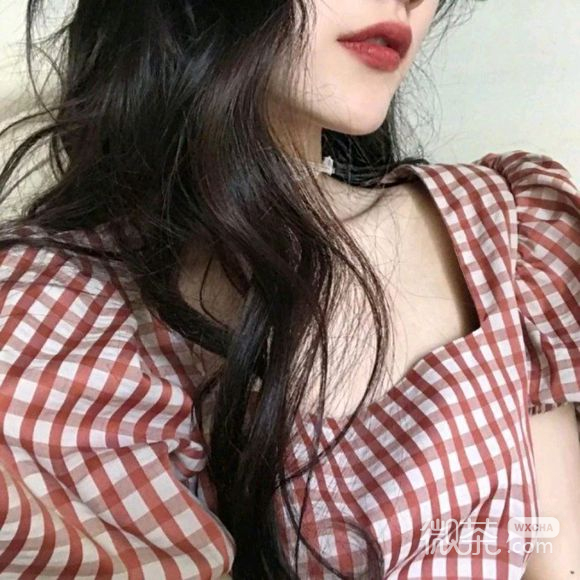 伤感洒脱时尚女生头像