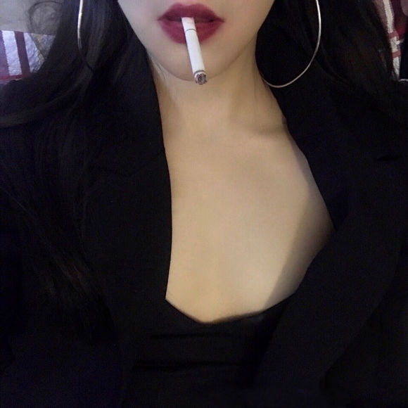 清纯潮流长发女生头像