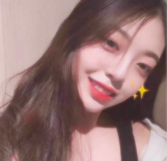 清纯潮流长发女生头像