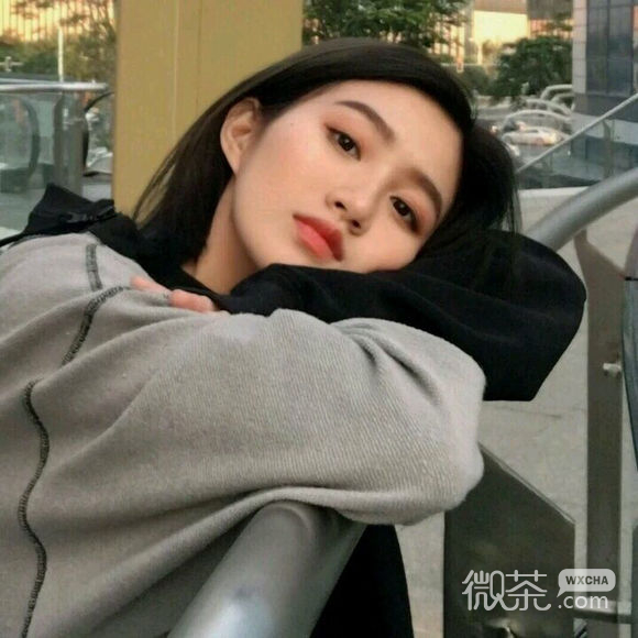 软萌长发女生头像