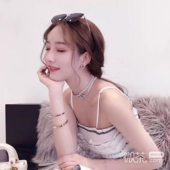 俏皮女生头像