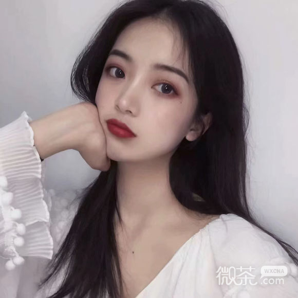 深沉长发女生头像