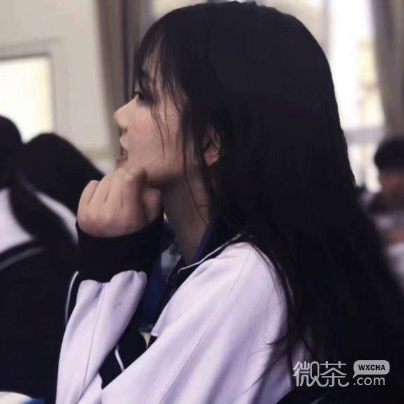 深沉长发女生头像