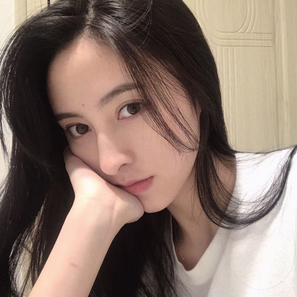 简洁清新女生头像