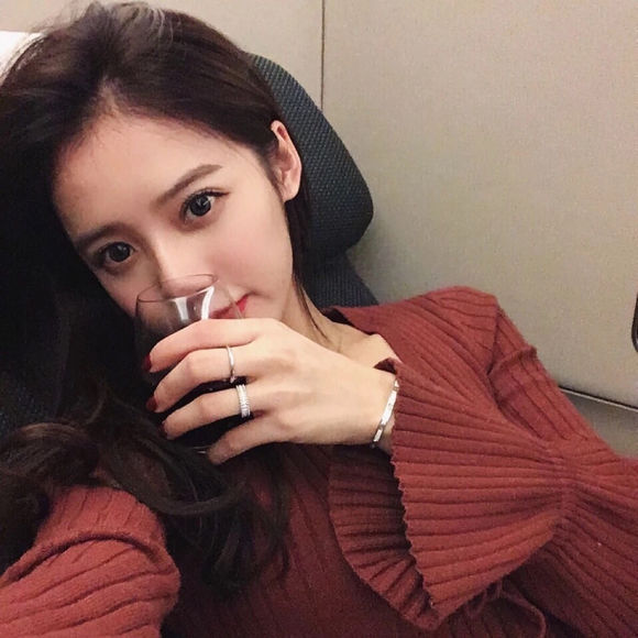 简洁清新女生头像