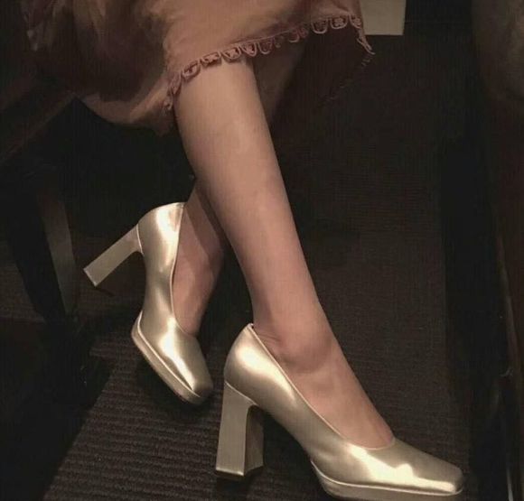 简洁清新女生头像