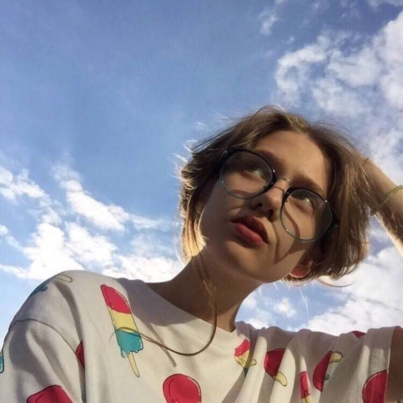 简洁清新女生头像