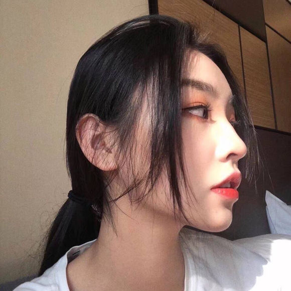 简洁清新女生头像