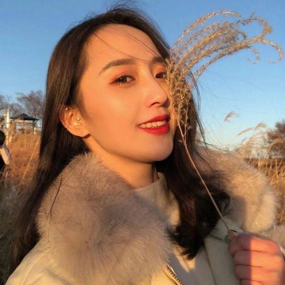 简洁清新女生头像