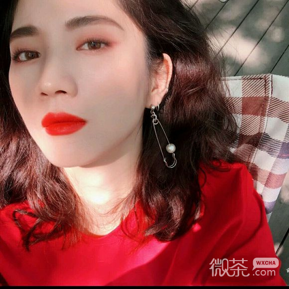 激萌时尚长发女生头像