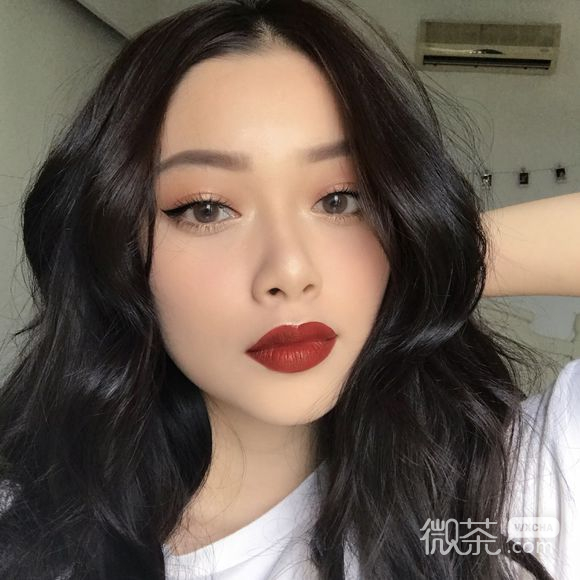 激萌时尚长发女生头像