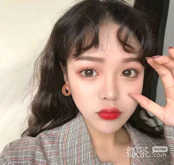 激萌时尚长发女生头像