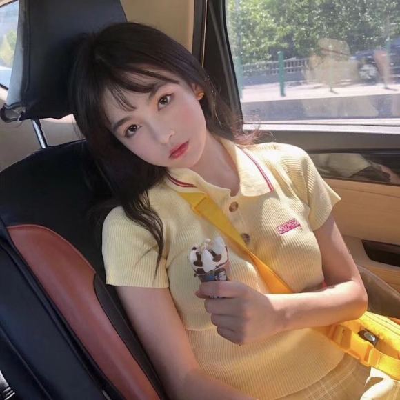 冷酷阳光性感女生头像