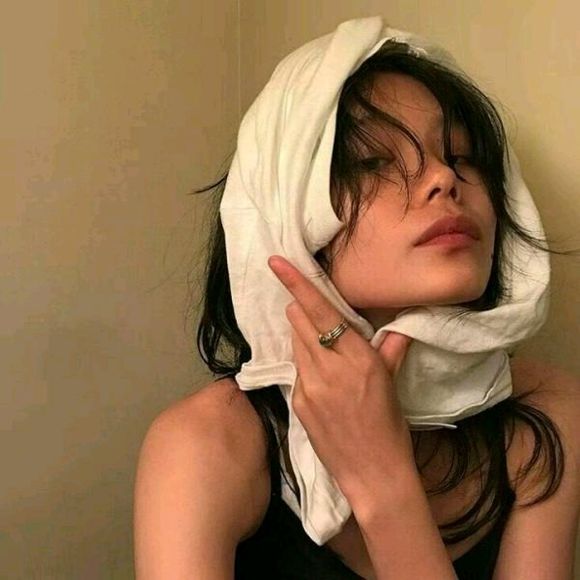 高颜值长发性感女生头像