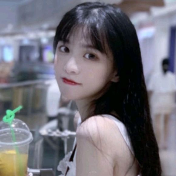 冷酷阳光性感女生头像