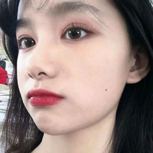 冷酷阳光性感女生头像