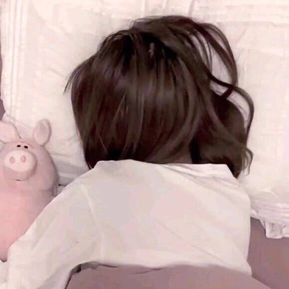 冷酷阳光性感女生头像