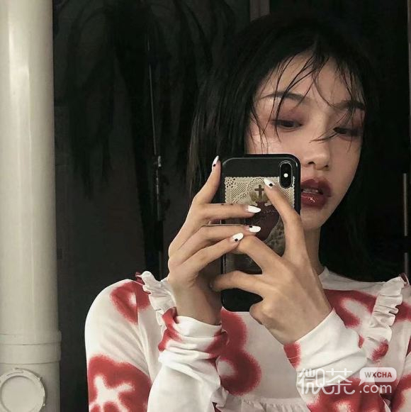 长发阳光时尚性感女生头像
